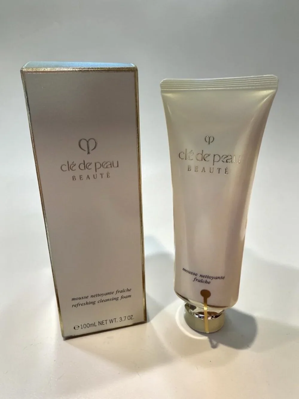 clé de peau Beauté Refreshing Cleansing Foam - NEW